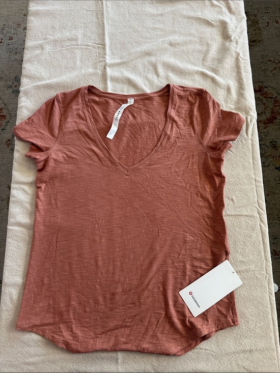 lululemon athletica Tops - lululemon athletica Women's V-Neck Short Sleeve Tee — Rosewood